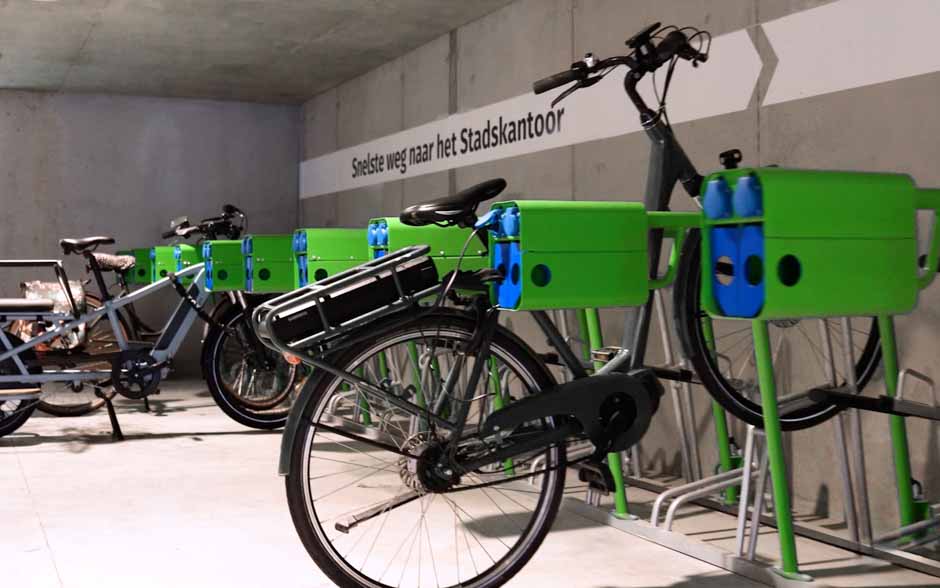 Nieuwe fietsenstalling Stadskantoor Gent: aan elk type fiets is gedacht