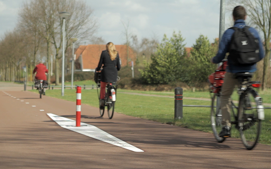 Fietspad met ribbelmarkering in Harderwijk