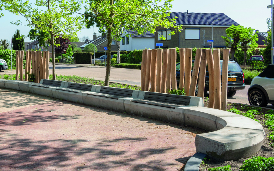 Circulaire RINO banken sieren het vernieuwde Mariaplein in Haalderen