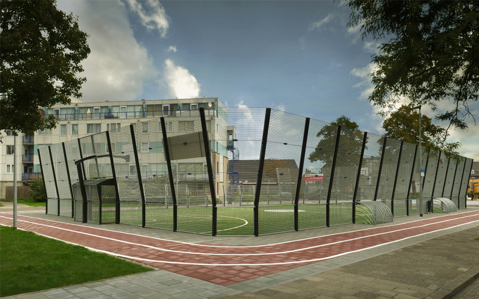 Omnistadium op een waterberging